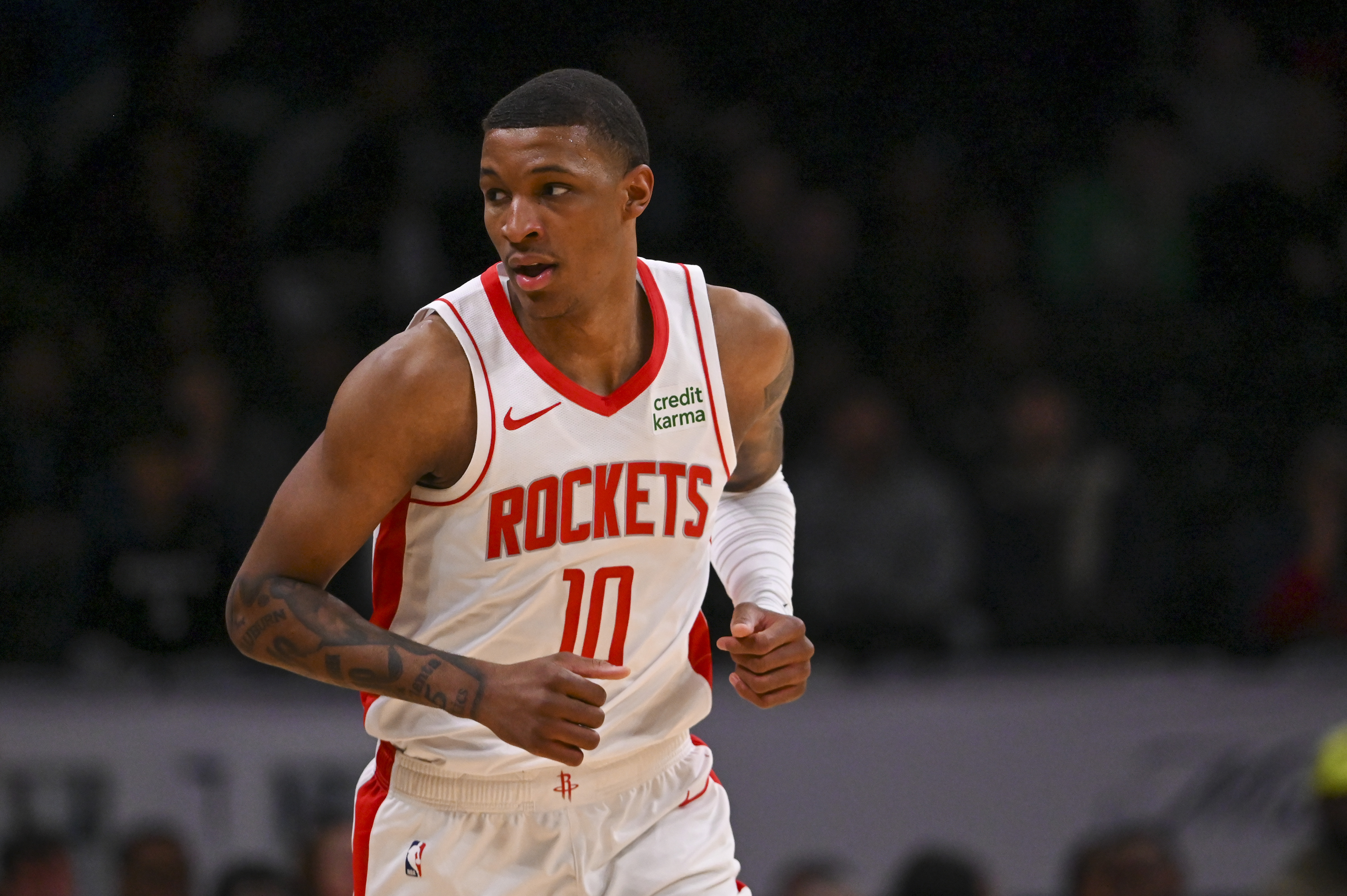 万博体育APP-史密斯：塞拉斯脾气好但镇不住更衣室，乌度卡＆狄龙＆范弗里特加盟后才稳住局势