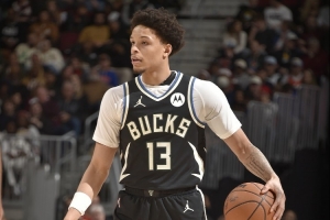 万博体育登陆-9中7得到17分！里弗斯：罗林斯表现相当出色 打得很有冲击力